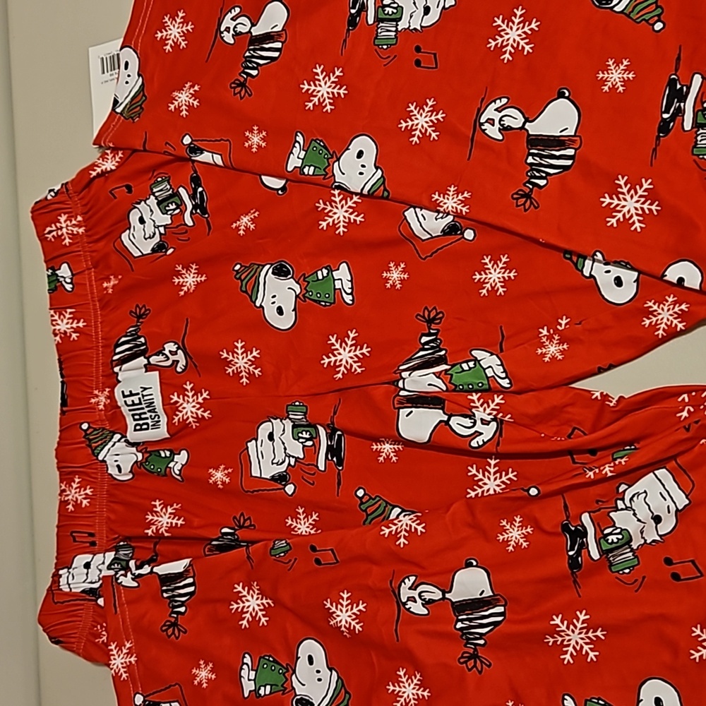 Peanuts Snoopy "Snowflake-Santa" pajama bottoms - so cute and soft. LARGE NWT